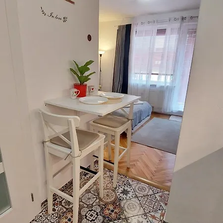 Near Bus Station With The Self-check-in Apartamento Bratislava
